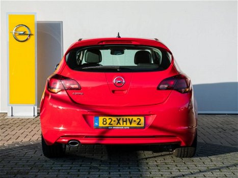 Opel Astra - 1.4 Turbo GT Navigatie / AGR Comfortstoelen / Spoilers / 19 Inch / Parkeersensoren - 1