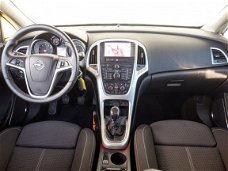 Opel Astra - 1.4 Turbo GT Navigatie / AGR Comfortstoelen / Spoilers / 19 Inch / Parkeersensoren
