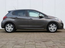 Peugeot 208 - 1.2 82 pk Signature Navigatie / Airco / Parkeersensoren