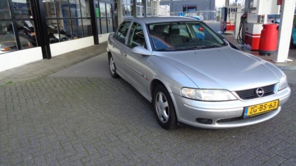 Opel Vectra - 1.8-16V Centennial - 1