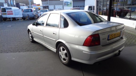 Opel Vectra - 1.8-16V Centennial - 1