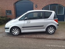 Peugeot 1007 - 1.6-16V Gentry automaat apk 24-09-2020