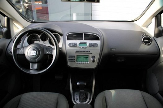 Seat Altea - 2.0 TDI Stylance Automaat Clima/Cruise/Elek.Ramen/C.V./Radio.CD/LM.Velgen/Trekhaak - 1