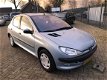 Peugeot 206 - 1.6-16V Gentry /5deurs/d.riem vv 180dkm/Clima/ Nieuwe APK - 1 - Thumbnail