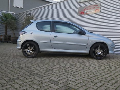 Peugeot 206 - 2.0-16V GTI - 1