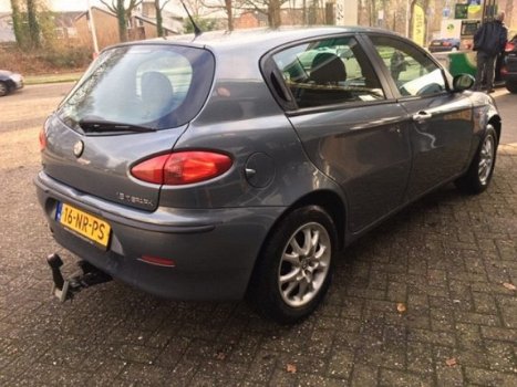 Alfa Romeo 147 - 1.6 T VELOCE EDITZIONE, LEER, CLIMA - 1