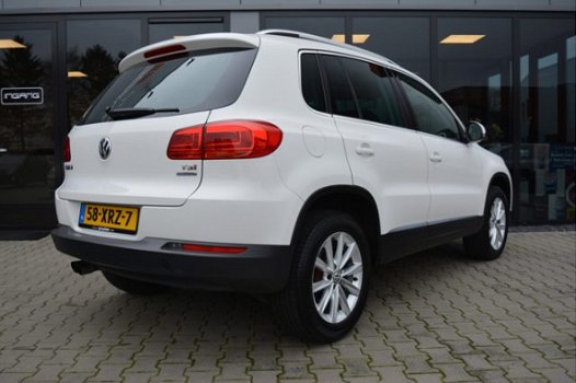 Volkswagen Tiguan - 1.4 TSI Sport&Style | Navigatie | 17 Inch | Alcantara | - 1