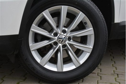 Volkswagen Tiguan - 1.4 TSI Sport&Style | Navigatie | 17 Inch | Alcantara | - 1