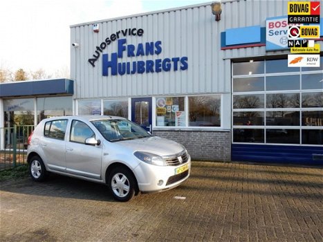 Dacia Sandero - 1.2 Blackline incl Airco en set winterbanden met velgen - 1