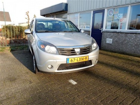 Dacia Sandero - 1.2 Blackline incl Airco en set winterbanden met velgen - 1