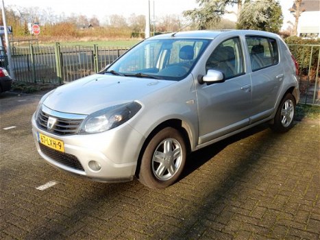 Dacia Sandero - 1.2 Blackline incl Airco en set winterbanden met velgen - 1