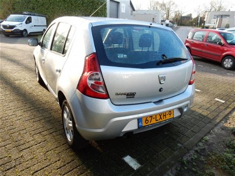 Dacia Sandero - 1.2 Blackline incl Airco en set winterbanden met velgen - 1