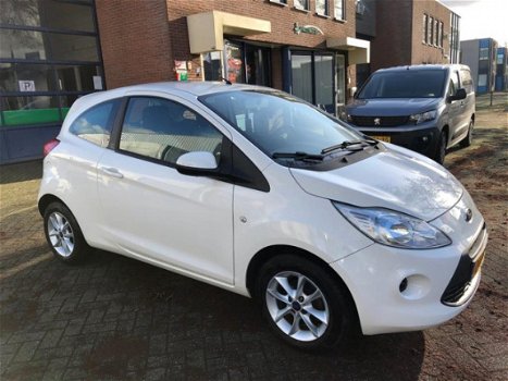 Ford Ka - 1.2 Comfort start/stop Nap Airco Nieuwe Distributie incl WP en Grote Beurt - 1