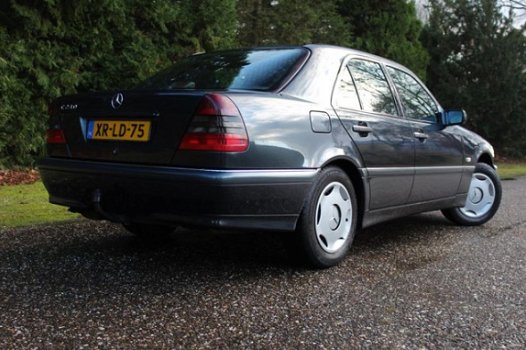 Mercedes-Benz C-klasse - 240 Esprit V6 170pk AUT 2de eigenaar - 1