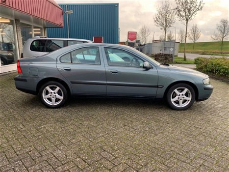 Volvo S60 - 2.4 AUTOMAAT, YOUNGTIMER en rijd zeer goed - 1