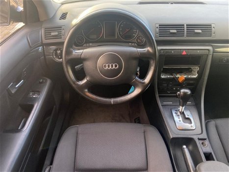 Audi A4 - 2.0 MT /Aut/18” Sportvelgen/Trekhaak/ Nap/ NETTE AUTO - 1