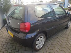 Volkswagen Polo - 1.4-16V Trendline