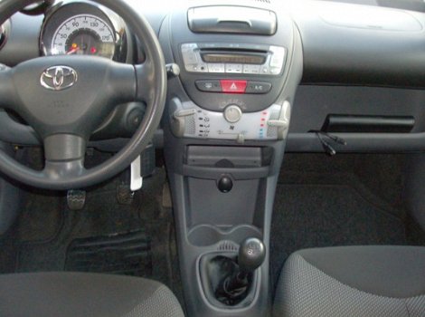 Toyota Aygo - 1.0-12V Dynamic Navigator NAVI, Lichtmetalen velgen - 1