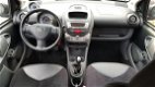 Toyota Aygo - 1.0-12V Aspiration Green - 1 - Thumbnail