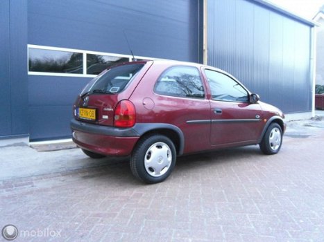 Opel Corsa - 1.4i Slechts 100.730 KM in nette staat Stuurbekr - 1