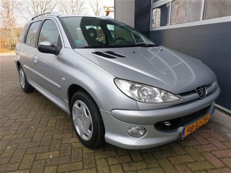 Peugeot 206 SW - 1.4-16V Air-line 3 APK trekhaak radio cd CV - 1