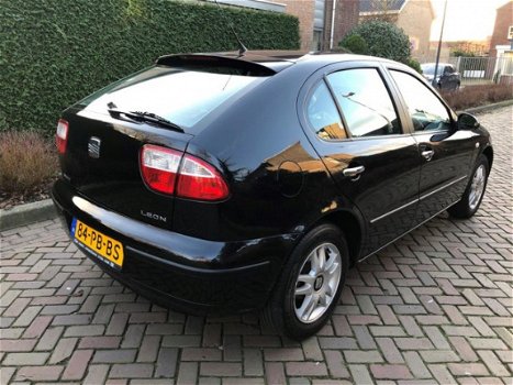 Seat Leon - 1.6-16V Stella AIRCO-CRUISECONTROL-SPORTWIELEN - 1