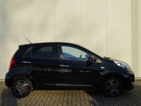 Kia Picanto - 1.0 67PK FIRST EDITION / CLIMATE CONTROL / ELEKTRISCH BEDIENBARE RAMEN VOOR - 1