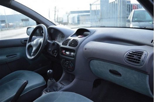 Peugeot 206 - 1.4 Gentry 5 deurs Airco NAP nieuwe APK - 1