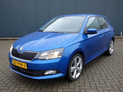 Skoda Fabia - 1.2 TSI First Edition 90PK Navigatie Keyless - 1