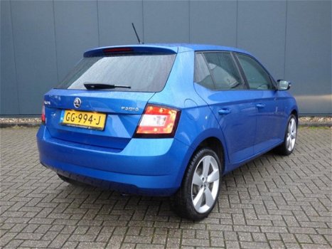 Skoda Fabia - 1.2 TSI First Edition 90PK Navigatie Keyless - 1