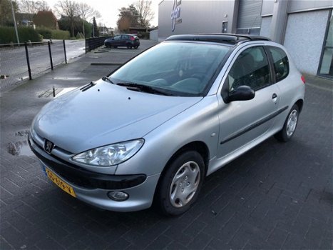 Peugeot 206 - 1.4 XT AUTOMAAT - 1