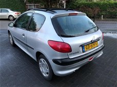 Peugeot 206 - 1.4 XT AUTOMAAT