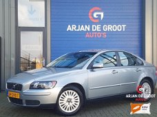 Volvo S40 - 2.4 140PK Automaat Airco Leder trekhaak