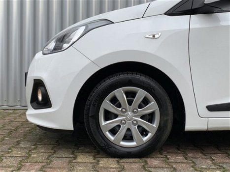 Hyundai i10 - 1.0i i-Motion Comfort | Climate | Cruise | € 1.000, - Slooppremie - 1