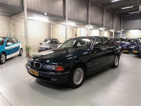 BMW 5-serie - 523i LPG-i|YOUNGTIMER|AUTOMAAT|NWEAPK|BOEKJES|TOPSTAAT - 1