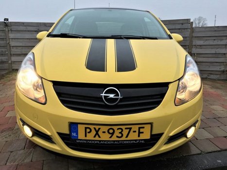 Opel Corsa - 1.2-16V Cosmo - 1