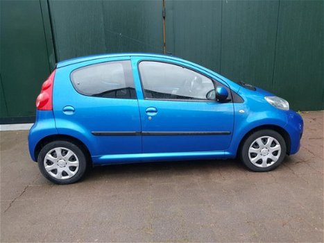 Peugeot 107 - 1.0-12V XS met Airco - 1