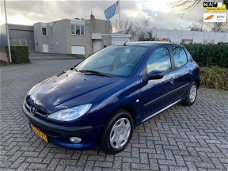 Peugeot 206 - 1.4 Gentry // Nieuwe APK // Automaat // Airco