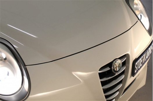 Alfa Romeo MiTo - 1.4, Navigatie, airco, elektrische ramen, centralevergrendeling, Led achterlichten - 1