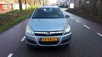 Opel Astra - 1.4 Business 5 DEURS 165DKM NW APK 2006 - 1 - Thumbnail