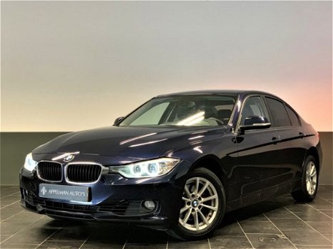 BMW 3-serie - 320i Upgrade Edition|Navi|Leder|Achteruitrijcamera|V.a €158, - p/m - 1