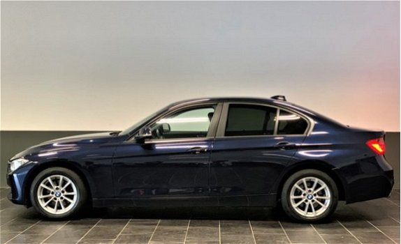 BMW 3-serie - 320i Upgrade Edition|Navi|Leder|Achteruitrijcamera|V.a €158, - p/m - 1