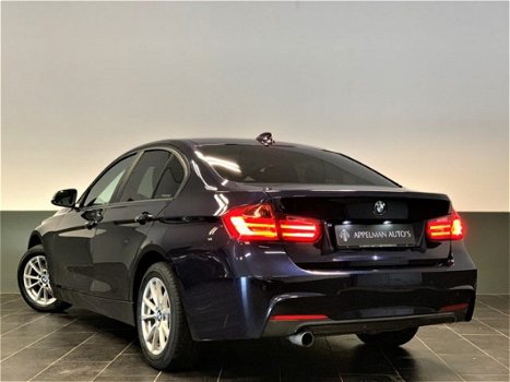 BMW 3-serie - 320i Upgrade Edition|Navi|Leder|Achteruitrijcamera|V.a €158, - p/m - 1