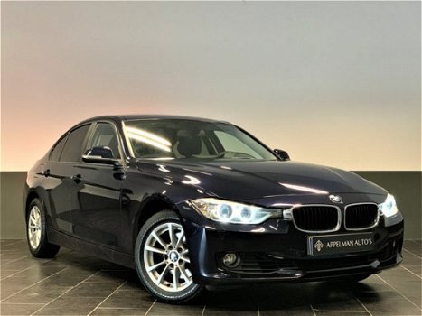 BMW 3-serie - 320i Upgrade Edition|Navi|Leder|Achteruitrijcamera|V.a €158, - p/m - 1