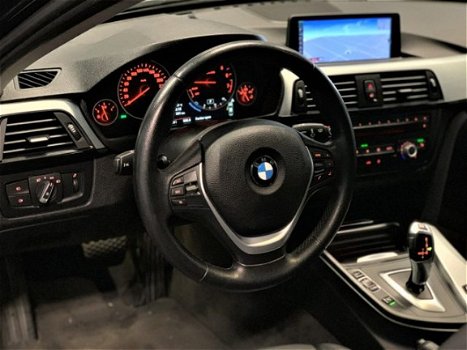 BMW 3-serie - 320i Upgrade Edition|Navi|Leder|Achteruitrijcamera|V.a €158, - p/m - 1