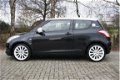 Suzuki Swift - 1.2 Black & White | Airco | LMV | El. ramen | Multi stuurwiel - 1 - Thumbnail