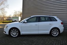 Audi A3 Sportback - 1.2 TFSI 105PK S-LINE AUTOMAAT NAVIGATIE-LEER-STOF-METALLIC-ECC-TREKHAAK