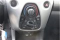 Toyota Aygo - 1.0 VVT-i x-play / 5drs/ Camera/airco - 1 - Thumbnail