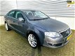 Volkswagen Passat - 2.0 FSI Sportline - 1 - Thumbnail