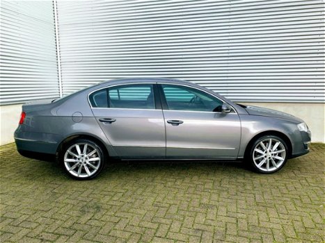 Volkswagen Passat - 2.0 FSI Sportline - 1